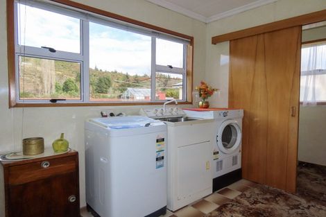 Photo of property in 97-104 Broadway, Reefton, 7830