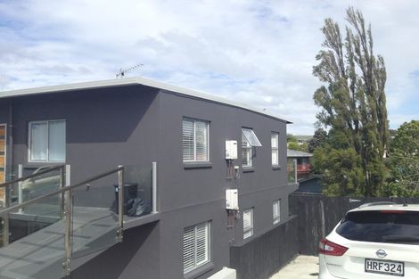 Photo of property in 2/7 Alston Avenue, Kelston, Auckland, 0602
