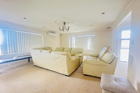 Photo of property in 3 Paulownia Place, Totara Heights, Auckland, 2105