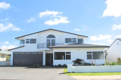 Photo of property in 15 Robinson Road, Whitianga, 3510