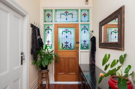 Photo of property in 9 Robertson Street, Russell, 0202