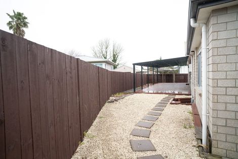 Photo of property in 17 Clendon Place, Manurewa, Auckland, 2102