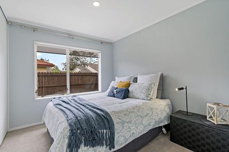 Photo of property in 8 Sheriff Place, Randwick Park, Auckland, 2105