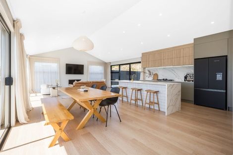 Photo of property in 75 Queen Charlotte Drive, Aotea, Porirua, 5024