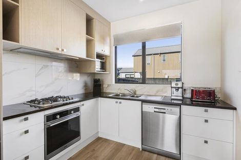 Photo of property in 43 Walsh Road, Papakura, 2110