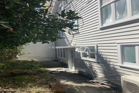 Photo of property in 7a Hawker Street, Mount Victoria, Wellington, 6011