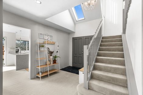 Photo of property in 31 Brockhall Lane, Avonhead, Christchurch, 8042