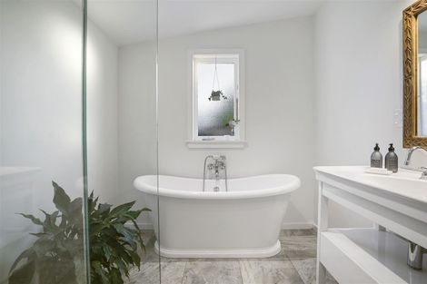 Photo of property in 61 Aroha Avenue, Sandringham, Auckland, 1025