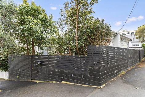 Photo of property in 7 Derby Street, Mount Victoria, Wellington, 6011