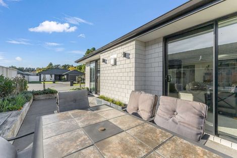 Photo of property in 12 Rehua Place, Waiwhakaiho, New Plymouth, 4312