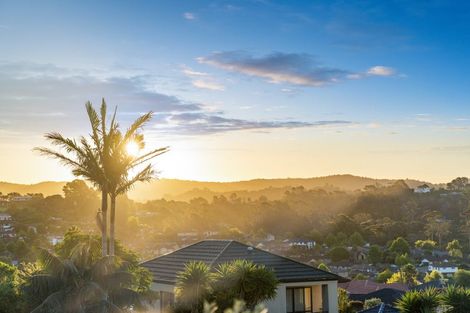 Photo of property in 8 Roy Maloney Drive, Henderson, Auckland, 0612
