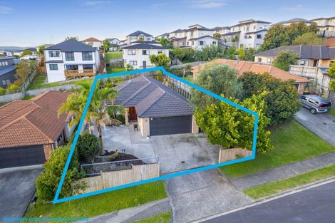Photo of property in 18 Keri Vista Rise, Papakura, 2110