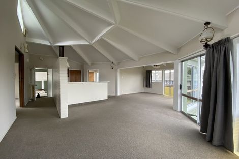 Photo of property in 1/46 Highland Park Drive, Highland Park, Auckland, 2010
