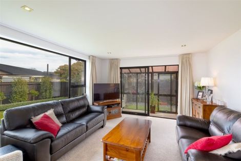 Photo of property in 2/317 Sawyers Arms Road, Bishopdale, Christchurch, 8053