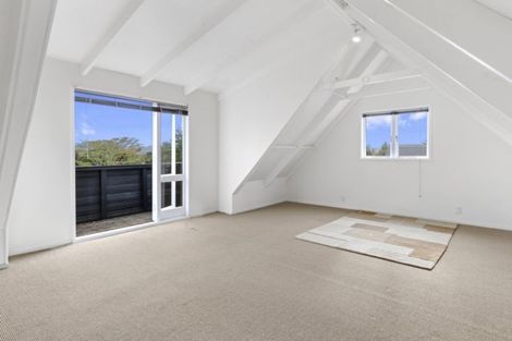 Photo of property in 3b Shiloh Way, Greenhithe, Auckland, 0632