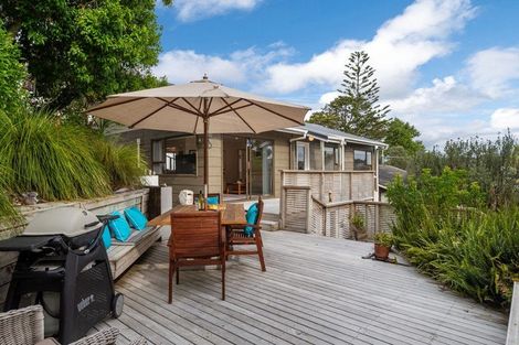 Photo of property in 2/13 Newstead Avenue, Browns Bay, Auckland, 0632