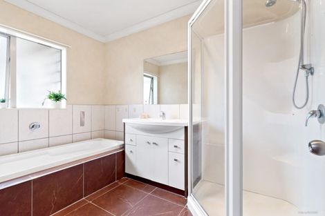 Photo of property in 19 Walter Haddrell Crescent, Flat Bush, Auckland, 2016