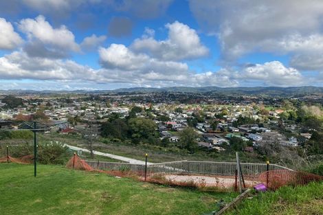 Photo of property in 36 Tiriwa Drive, Massey, Auckland, 0614