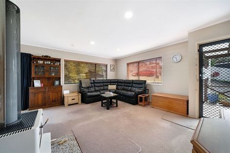 Photo of property in 12 Talavera Place, Te Atatu South, Auckland, 0602