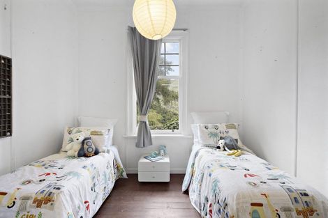 Photo of property in 35 Ferry Road, Days Bay, Lower Hutt, 5013