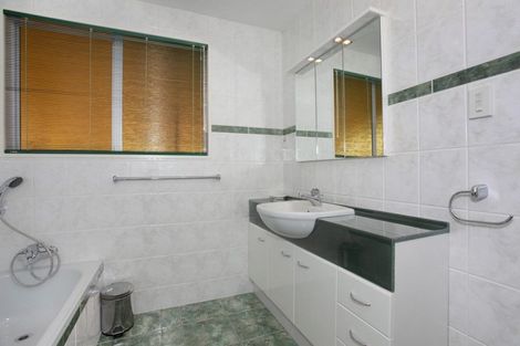 Photo of property in 10 Wallace Place, Hokowhitu, Palmerston North, 4410