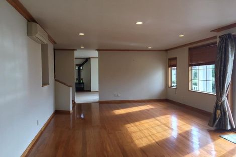 Photo of property in 8 Rosella Place, Murrays Bay, Auckland, 0630