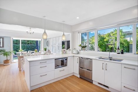 Photo of property in 5 Acmena Lane, Pakuranga, Auckland, 2010