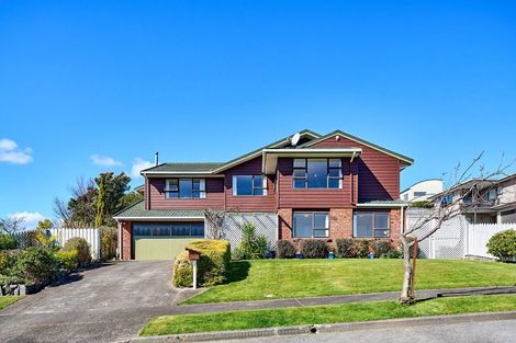 Photo of property in 1 The Top Gallant, Whitby, Porirua, 5024