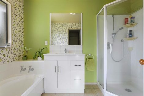 Photo of property in 6 Caulfield Place, Pukehangi, Rotorua, 3015