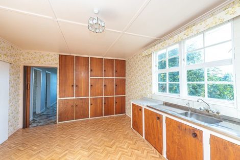 Photo of property in 98 Cornfoot Street, Castlecliff, Whanganui, 4501