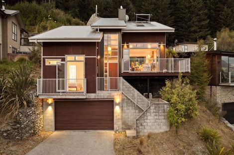Photo of property in 45 Dart Place, Fernhill, Queenstown, 9300