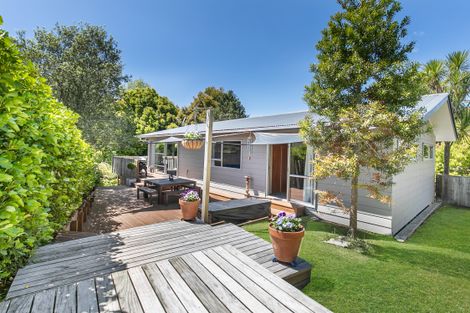 Photo of property in 60 Alexander Avenue, Torbay, Auckland, 0630