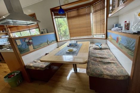 Photo of property in 11 Cheriton Road, Mellons Bay, Auckland, 2014