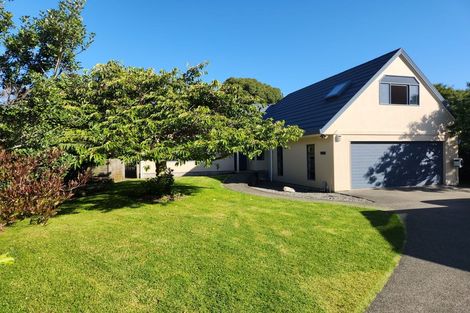 Photo of property in 112 Langdale Avenue, Paraparaumu, 5032