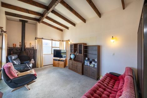 Photo of property in 1 Hartley Street, Foxton Beach, Foxton, 4815