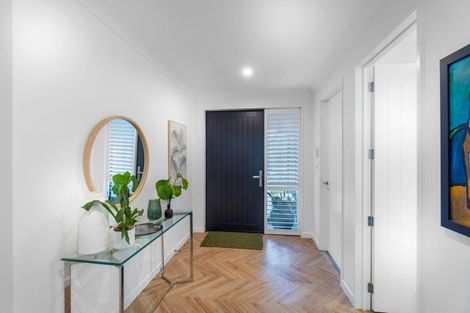 Photo of property in 16 Benjamin Place, Clevedon, Papakura, 2582