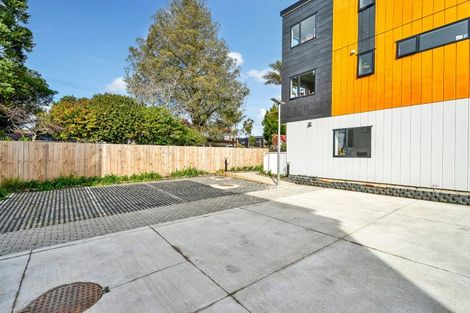 Photo of property in 8/54 Swanson Road, Henderson, Auckland, 0610