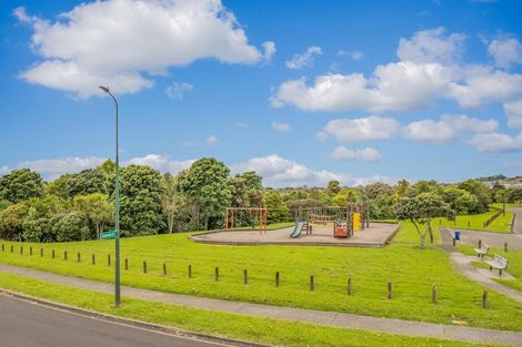 Photo of property in 16 Sambrooke Crescent, Flat Bush, Auckland, 2019