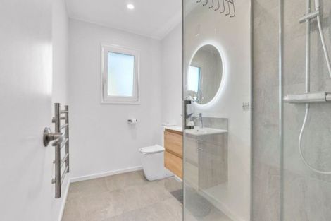 Photo of property in 136 Avonhead Road, Avonhead, Christchurch, 8042
