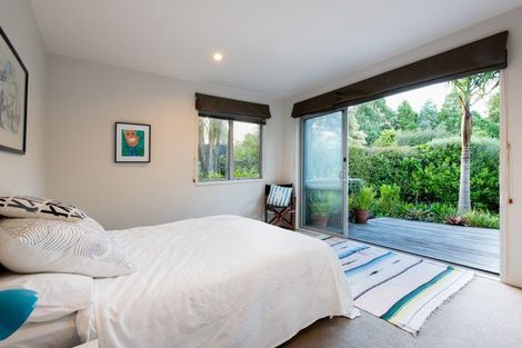 Photo of property in 10 Kahikatea Close, Campbells Bay, Auckland, 0630