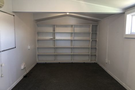 Photo of property in 17 Bluegum Road, Paraparaumu Beach, Paraparaumu, 5032