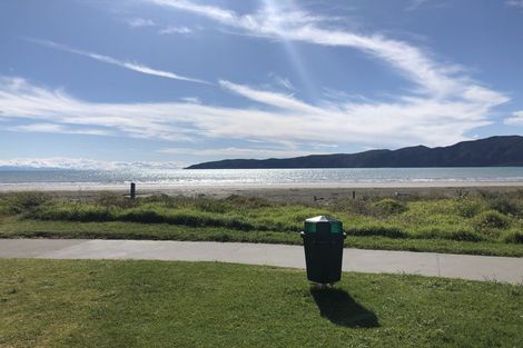 Photo of property in 17 Bluegum Road, Paraparaumu Beach, Paraparaumu, 5032