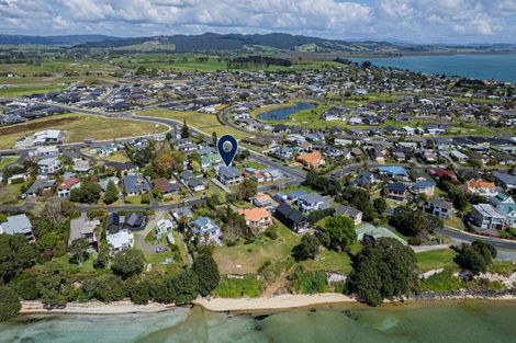 Photo of property in 2 Graham Street, One Tree Point, 0118