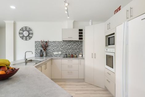 Photo of property in 73 Santa Monica Drive, Papamoa Beach, Papamoa, 3118