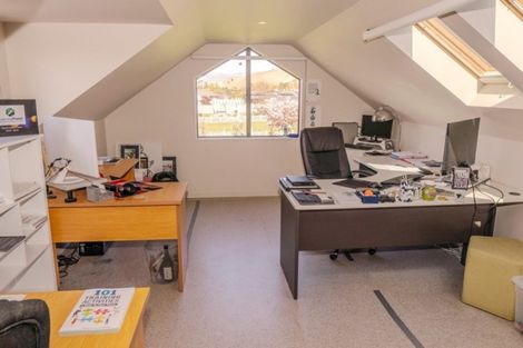 Photo of property in 21 De Bettencor Place, Mount Pisa, Cromwell, 9383