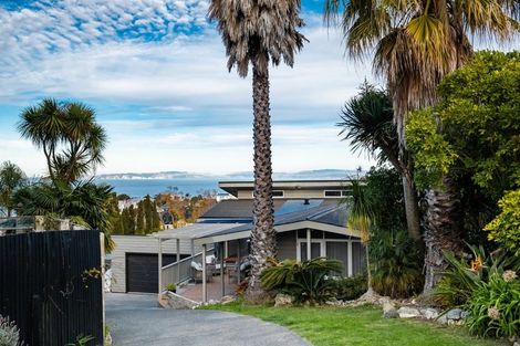 Photo of property in 2a Cobden Road, Bluff Hill, Napier, 4110