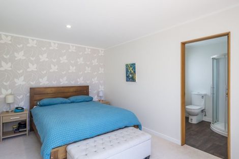 Photo of property in 32 Sunburst Court, Paraparaumu Beach, Paraparaumu, 5032