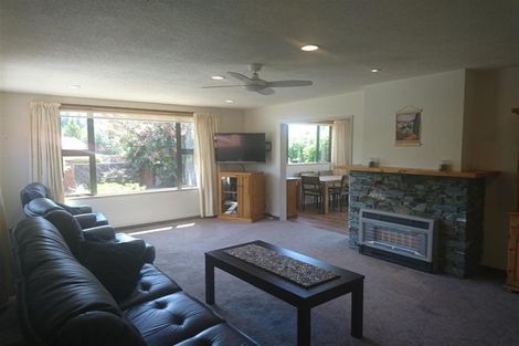 Photo of property in 2 Ragan Lane, Wanaka, 9305