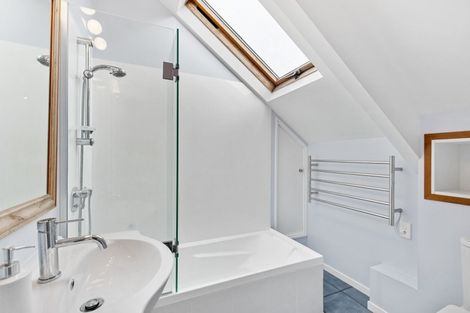 Photo of property in 2/9 Park Hill Road, Birkenhead, Auckland, 0626