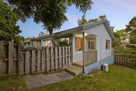 Photo of property in 6 Logan Lane, Stanmore Bay, Whangaparaoa, 0932